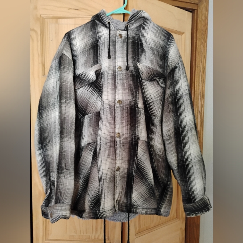 Plaid Hooded Flannel And Sherpa Lined HoodedJacket - Black and Gray
